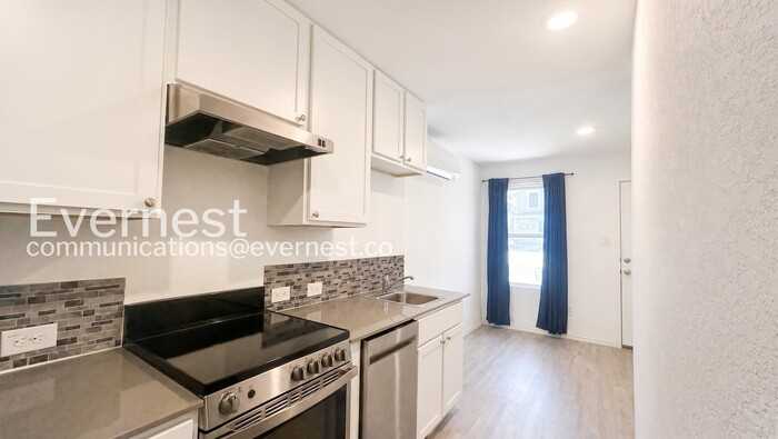 7037 Elm Cv - Photo 3 of 20