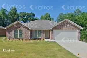 featured image of 113 Live Oak Dr