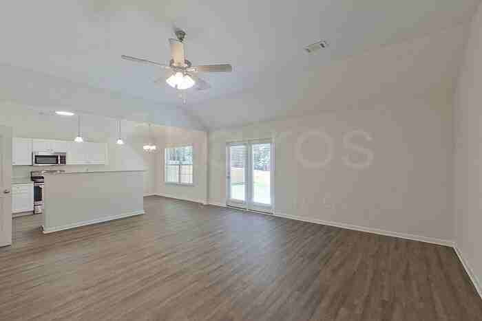 113 Live Oak Dr - Photo 2 of 22