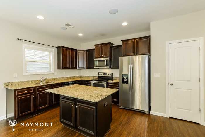 261 Claudia Dr - Photo 5 of 10