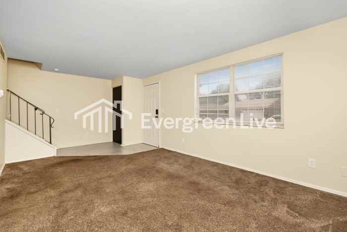 8346 Eagle Pass Dr - Photo 3 of 15