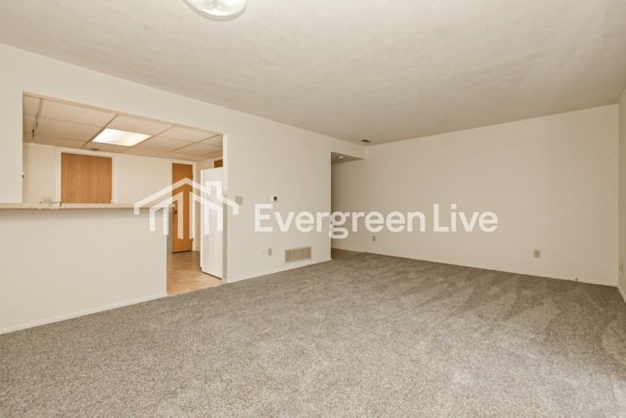 6540 Rolling Glen Dr - Photo 3 of 15