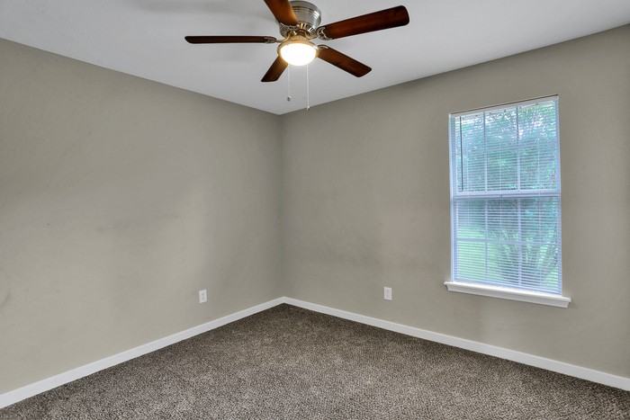 4340 Blaine Cir - Photo 2 of 12