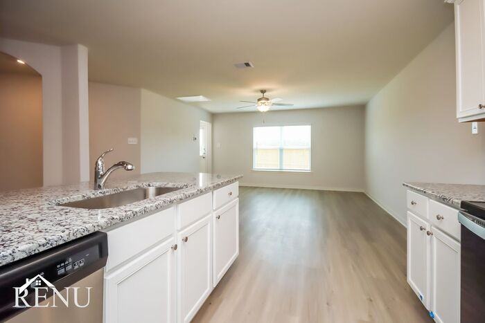 25310 Shadowdale Dr - Photo 2 of 22