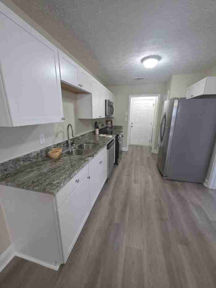 187 Westchester Cir #1 - Photo 4 of 15