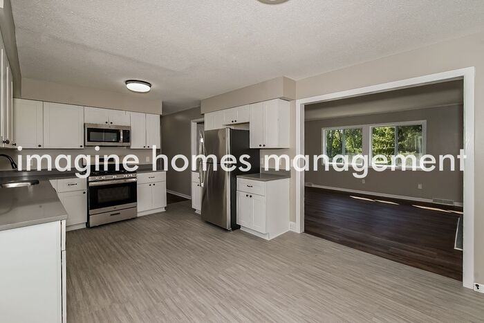 1323 Easter Ln - Photo 6 of 16
