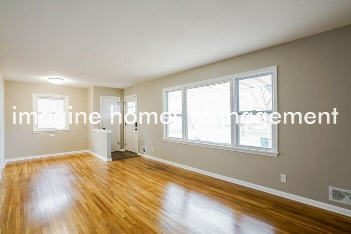 5024 Monroe St Ne - Photo 3 of 15