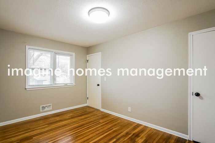 5024 Monroe St Ne - Photo 6 of 15