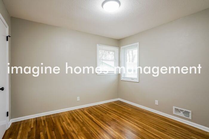 5024 Monroe St Ne - Photo 7 of 15