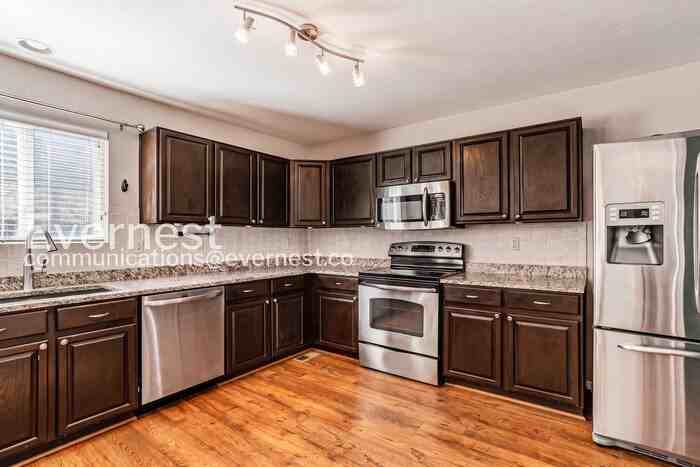 7255 Pine Hills Way - Photo 2 of 27