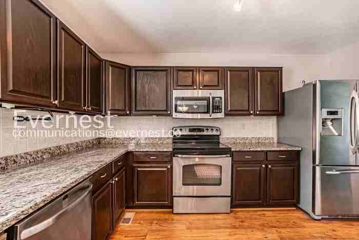 7255 Pine Hills Way - Photo 3 of 27
