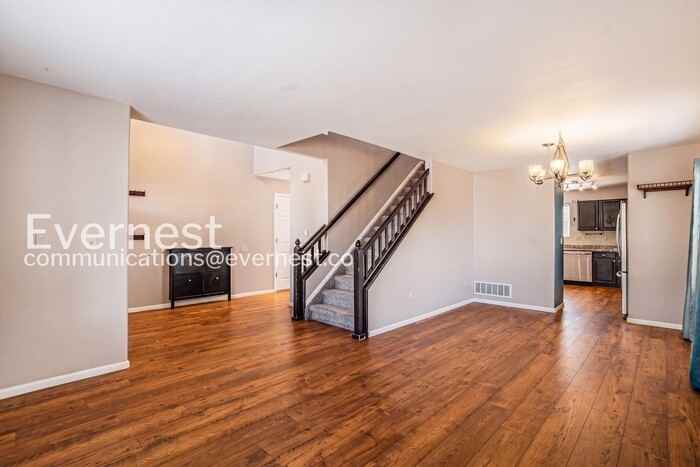 7255 Pine Hills Way - Photo 7 of 27