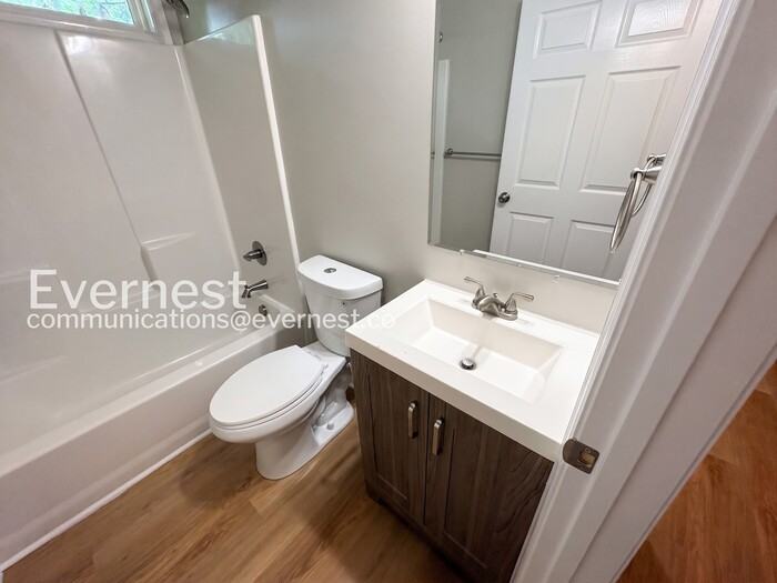 15815 Meridian Ave - Photo 6 of 13