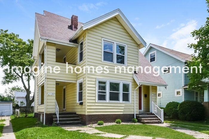 2139 Bunts Rd - Photo 3 of 15