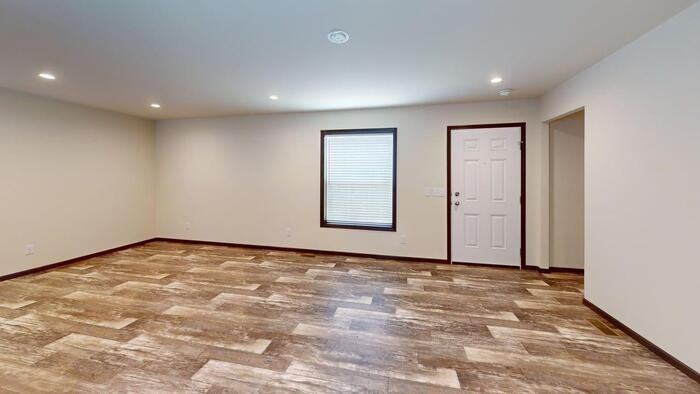 130 Northwest Dr - Photo 4 of 13