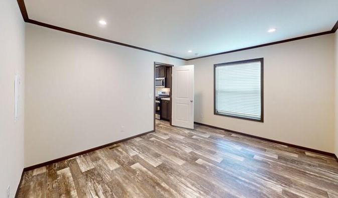 109 American Ave - Photo 4 of 14