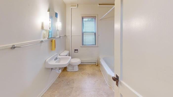 1119 E Thayer Ave #3 - Photo 5 of 8