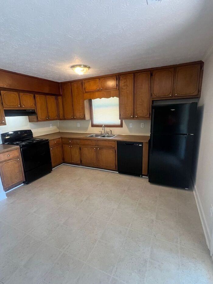 537 Haygood Ct - Photo 6 of 16