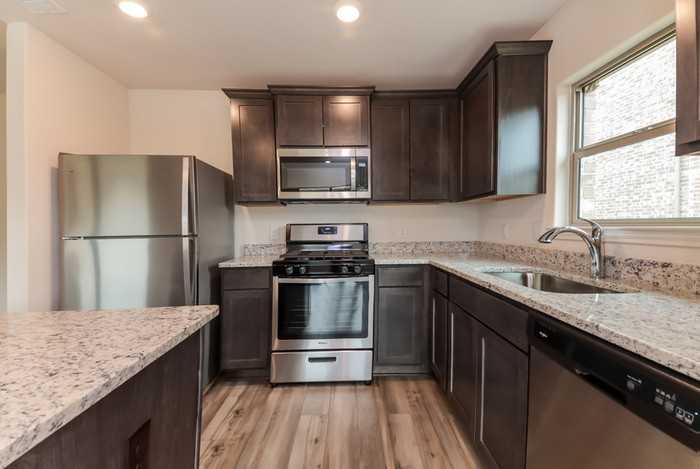 833 Mallorie Ln - Photo 5 of 14