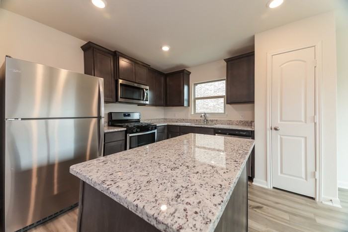 833 Mallorie Ln - Photo 6 of 14