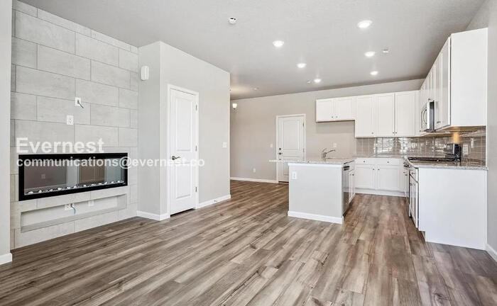 12492 Childers St - Photo 3 of 16
