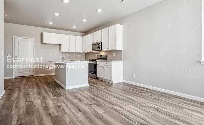 12492 Childers St - Photo 4 of 16