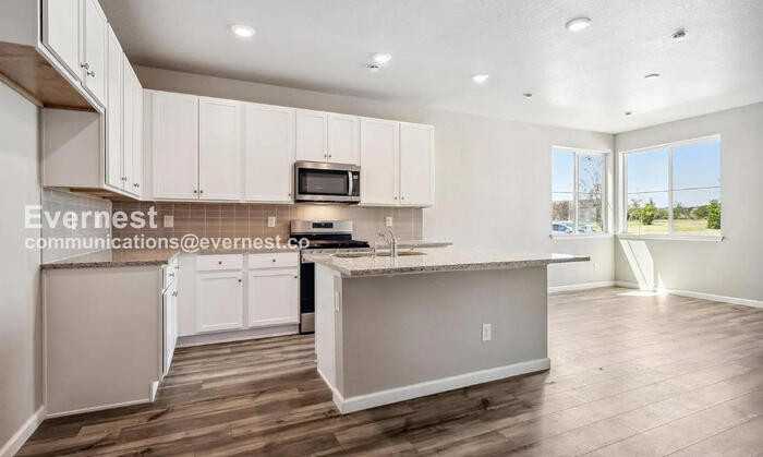 12492 Childers St - Photo 5 of 16
