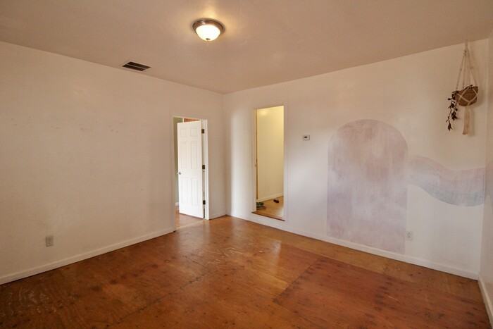 139 S Raleigh St - Photo 6 of 17