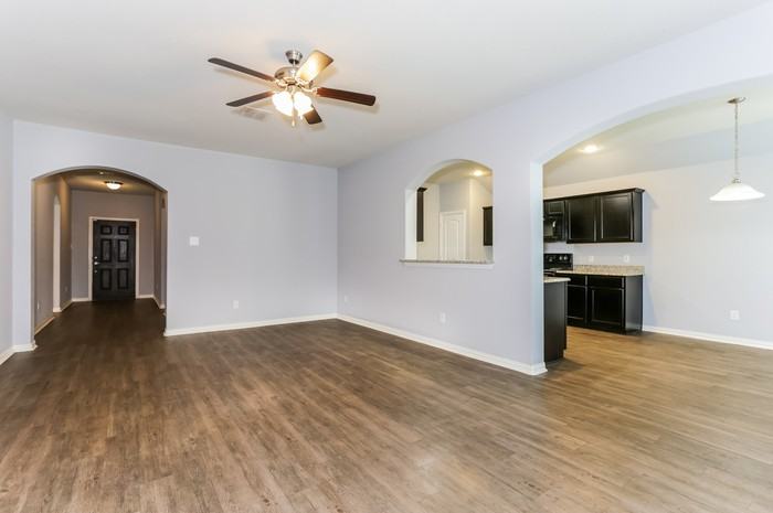 9021 Curacao Dr - Photo 3 of 15