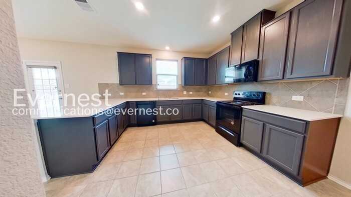 13700 Vigilance St - Photo 2 of 21