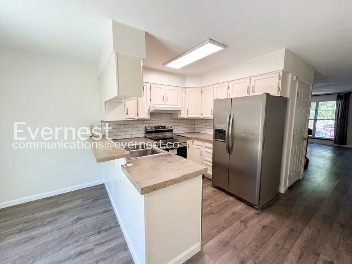 2701 E Nichols Cir - Photo 3 of 26