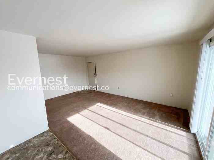 12914 N Cresap St #29 - Photo 4 of 11