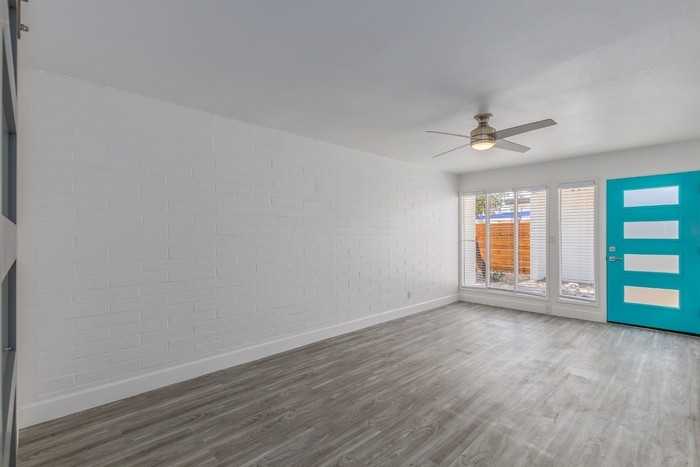 10440 N 11th Ave #1 - Photo 3 of 12