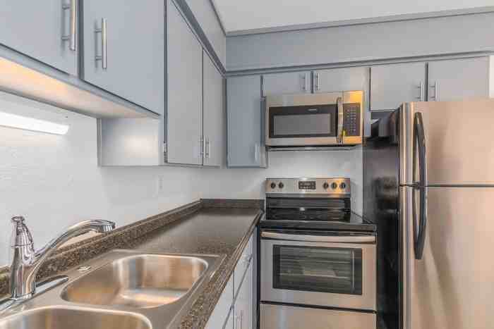 10440 N 11th Ave #1 - Photo 5 of 12