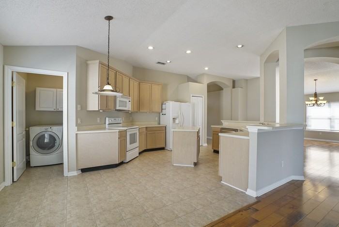 236 Sterling Hill Dr - Photo 2 of 32