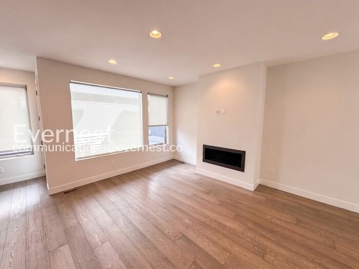 2649 17th St #5 - Photo 4 of 27