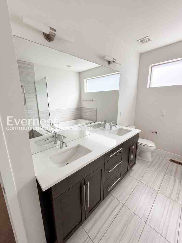 2649 17th St #5 - Photo 6 of 27
