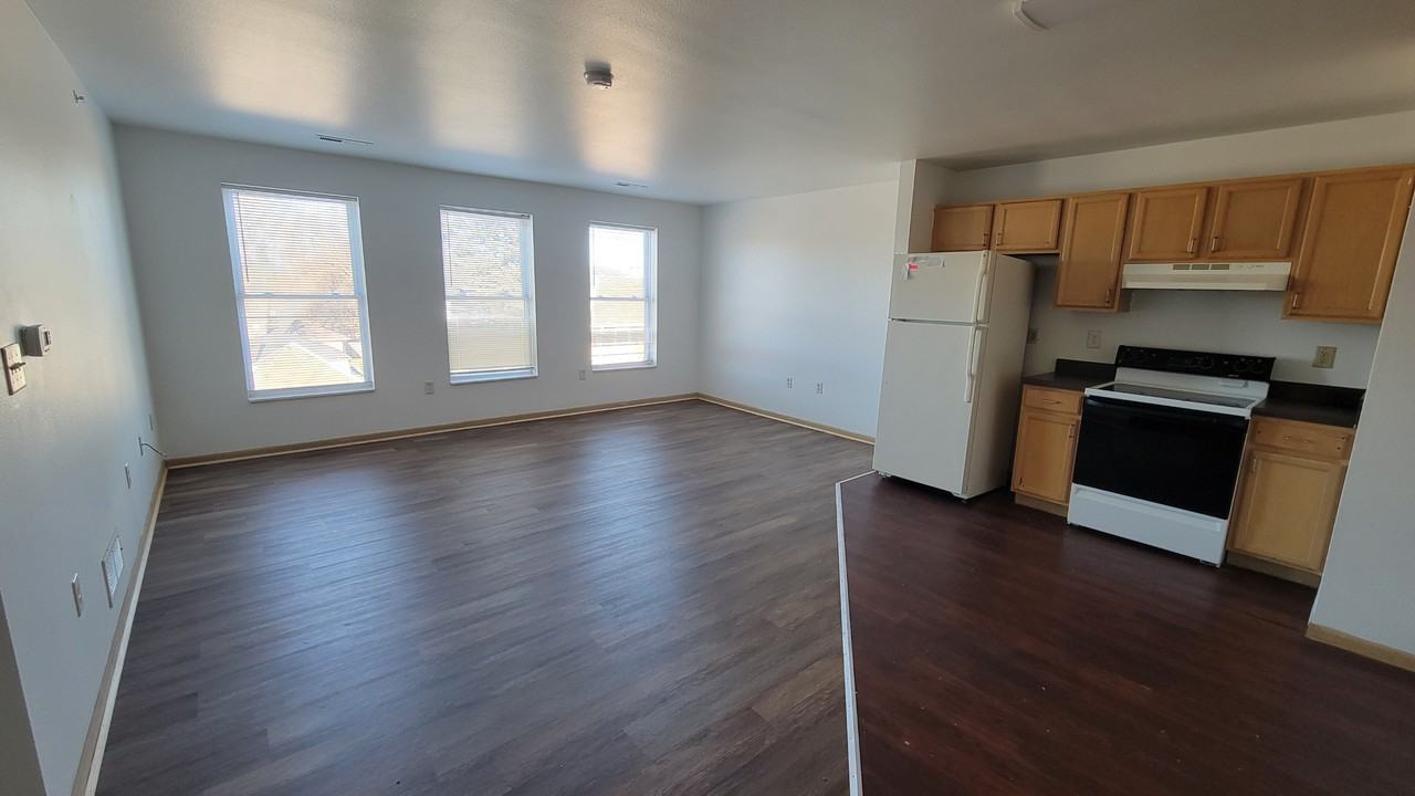 4221 W North Ave #211 - Photo 2 of 13