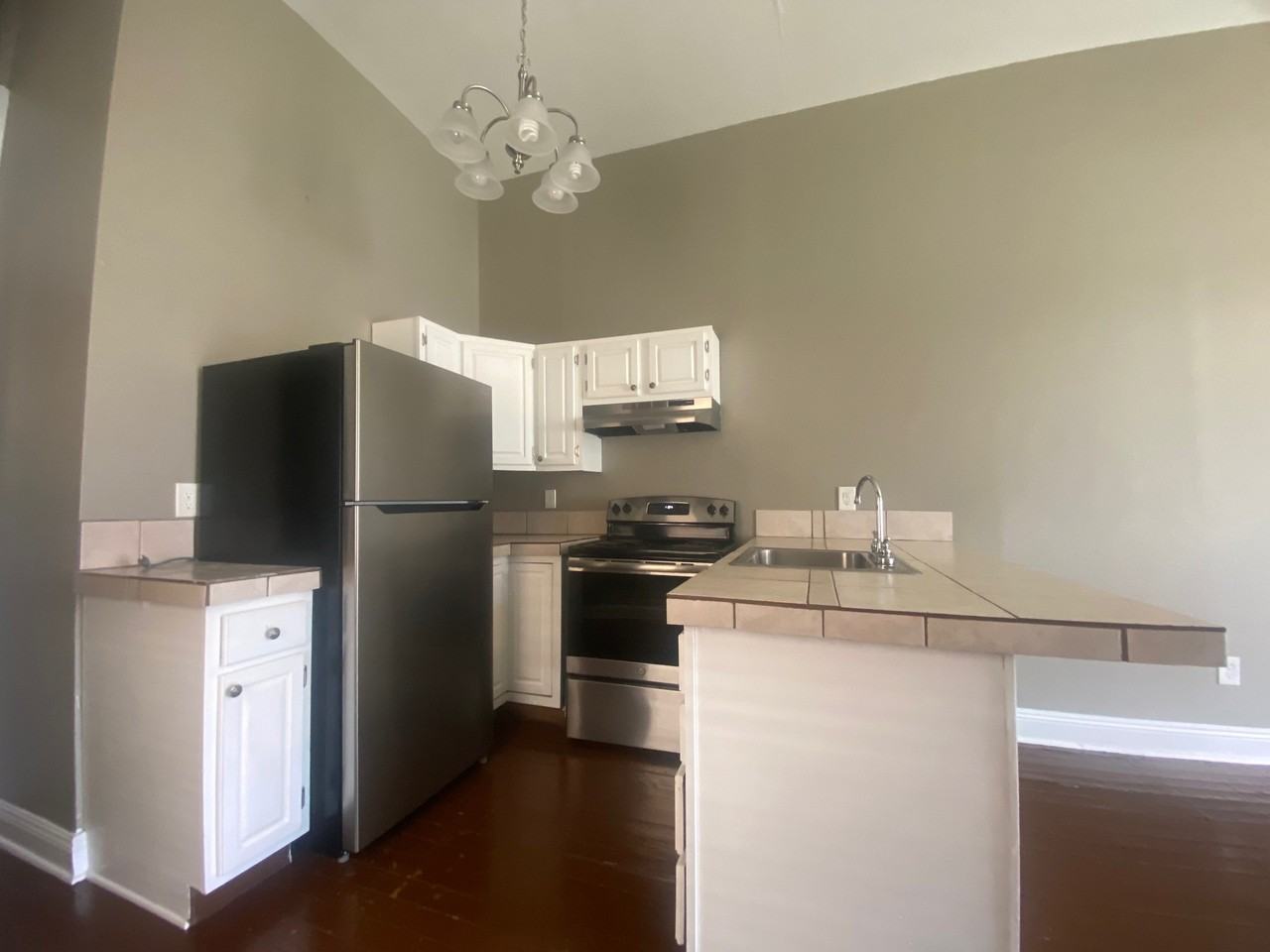 4719 S Liberty St #A - Photo 4 of 8
