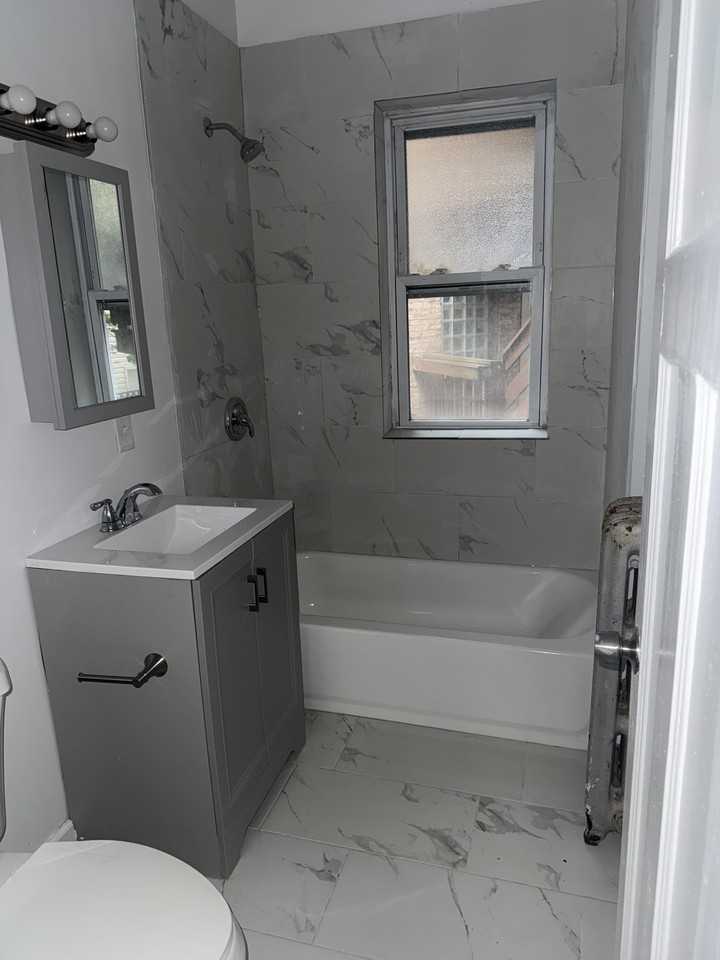 5810 N Ridge Ave #1 - Photo 2 of 9