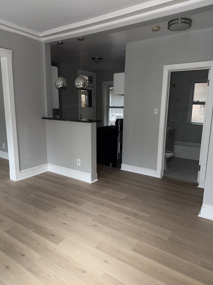 5810 N Ridge Ave #1 - Photo 7 of 9