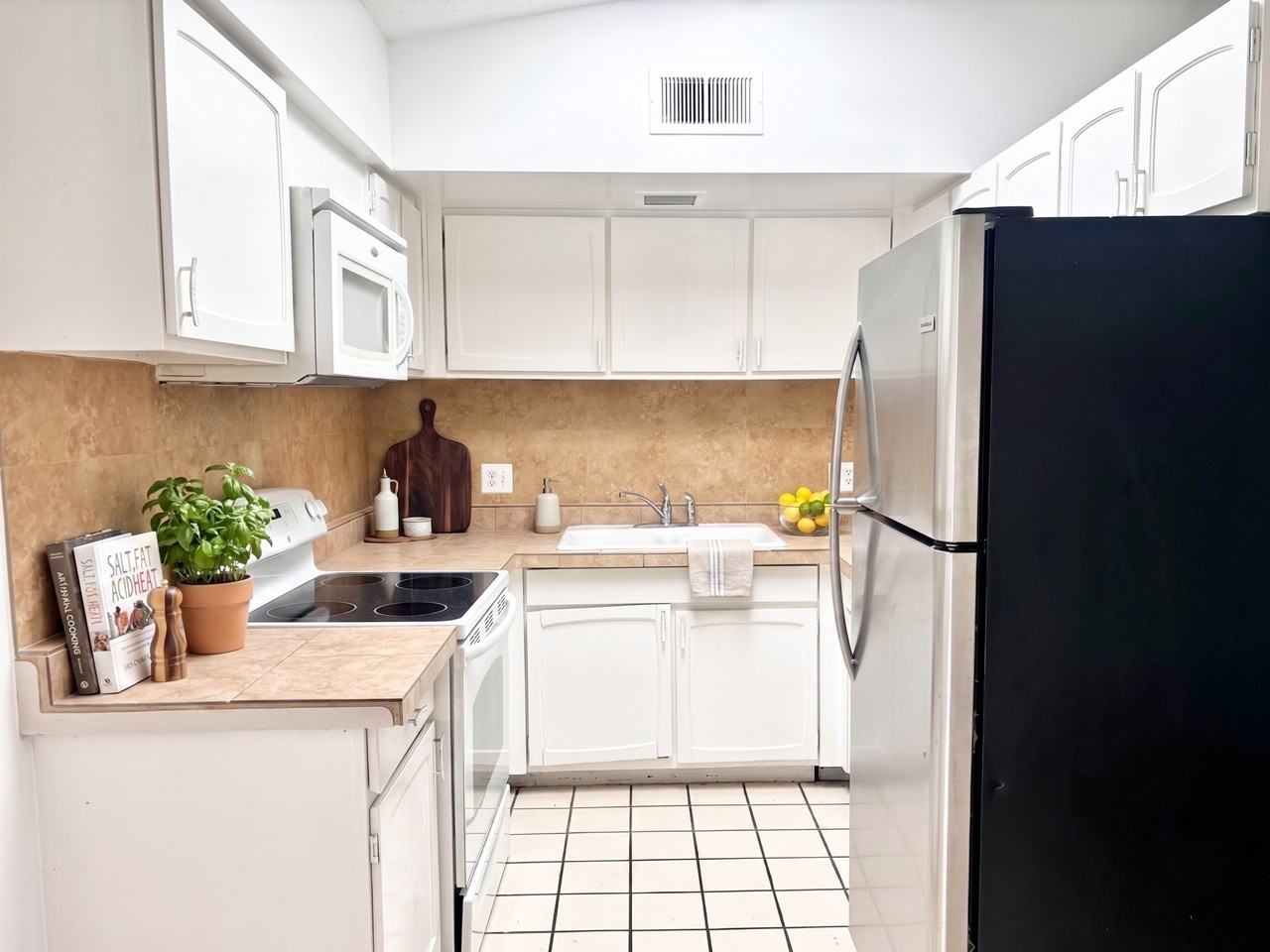 2636 N 46th St #7 - Photo 4 of 29