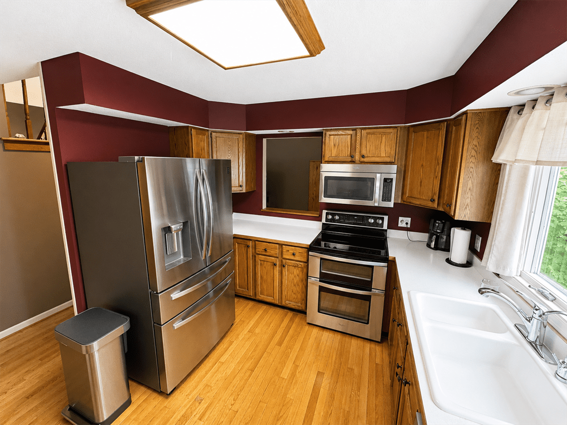 221 Burt St #NA - Photo 2 of 27