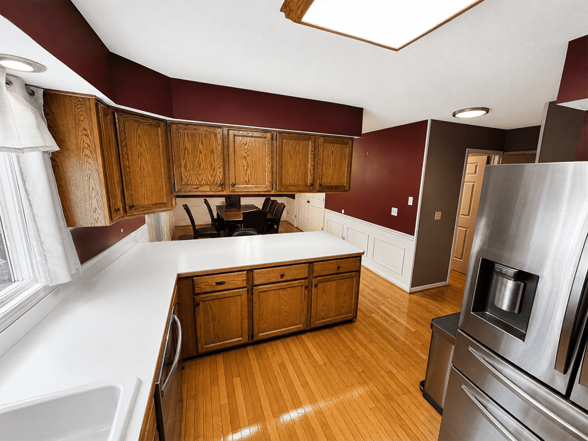 221 Burt St #NA - Photo 3 of 27