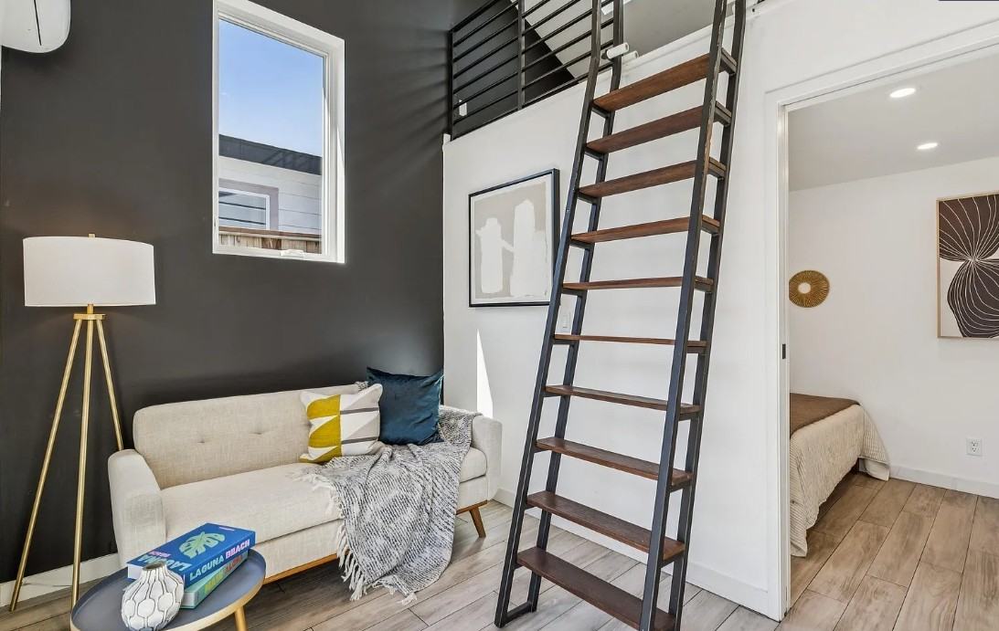 1548 Havenscourt Blvd #NA - Photo 2 of 13