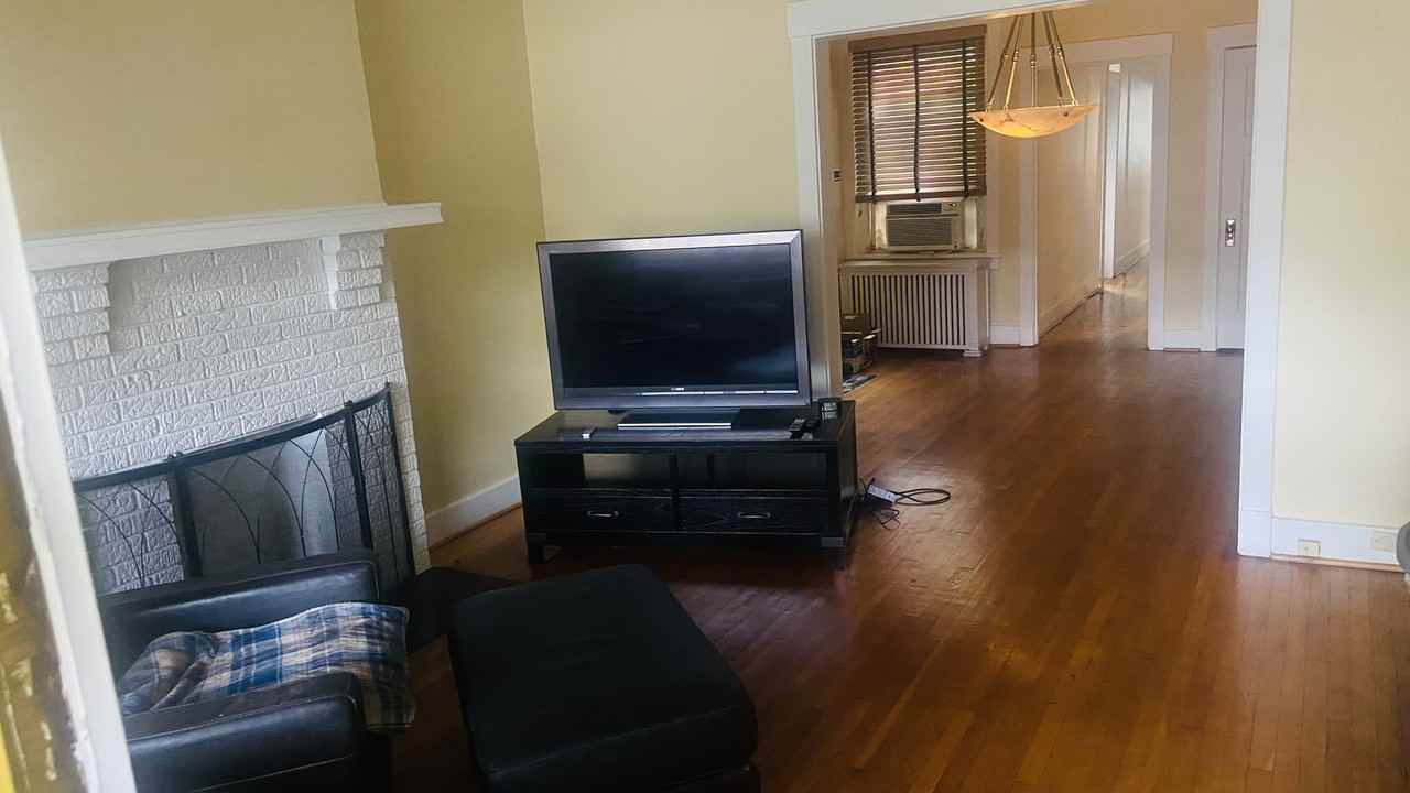 574 Peebles St #1 - Photo 3 of 9