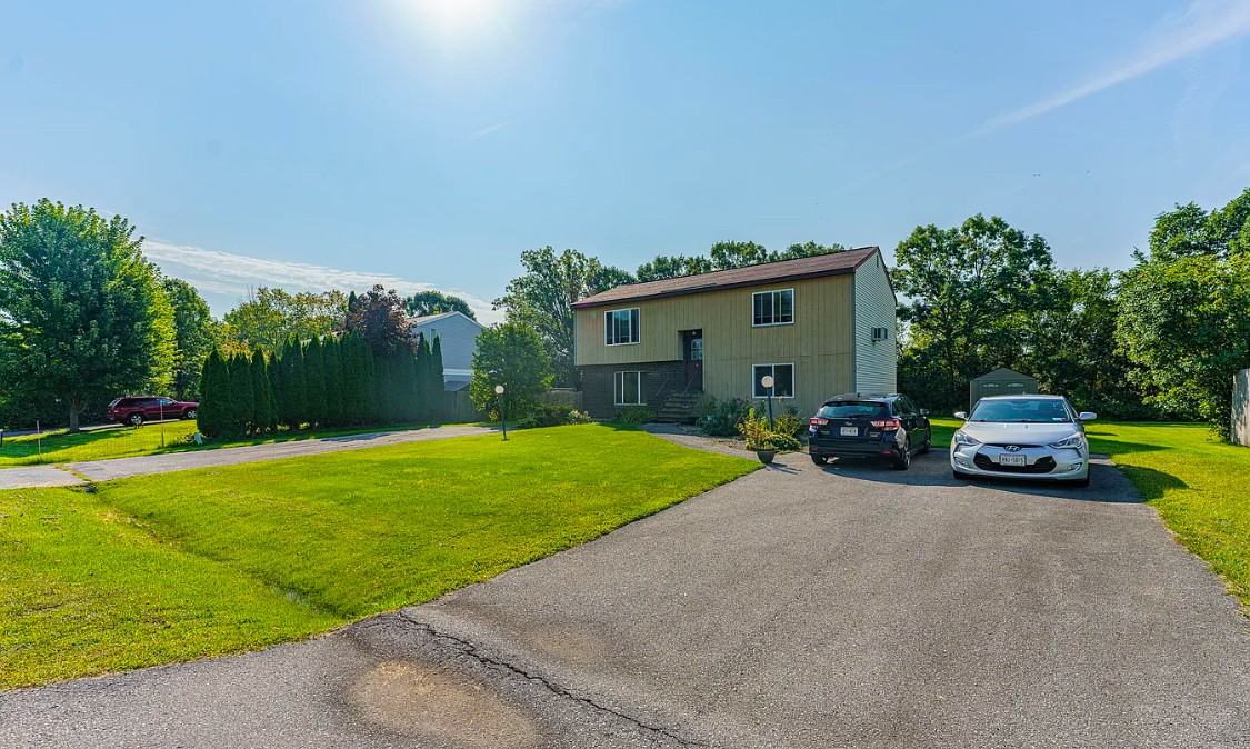 44 Suncrest Dr #2ndFL - Photo 2 of 19