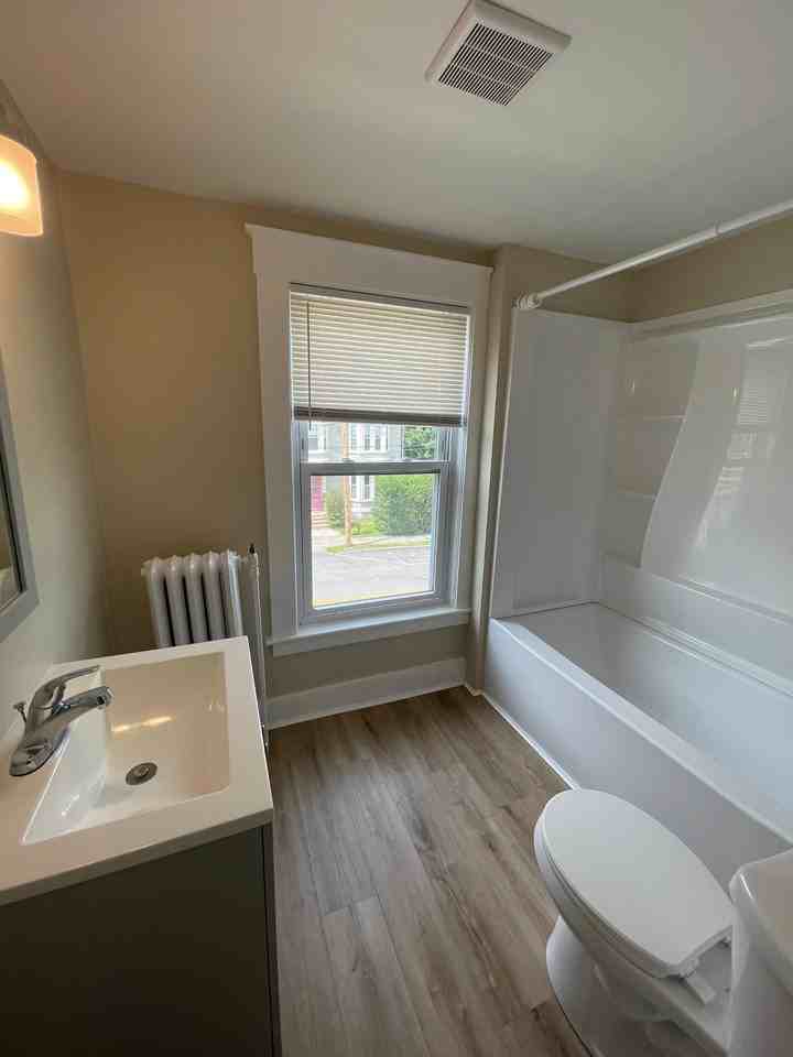 218 Washington St - Photo 6 of 8