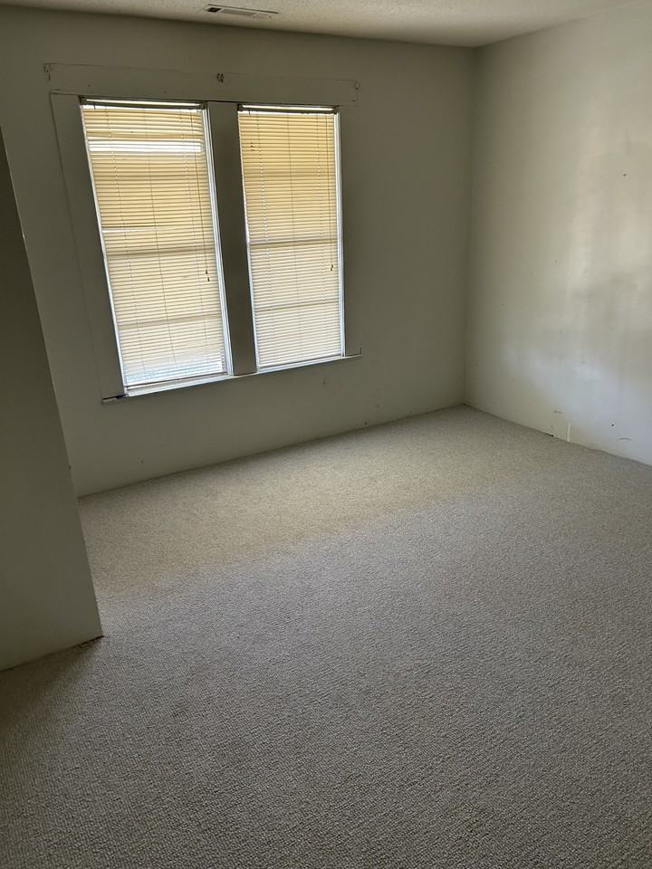 307 Columbia Rd #NA - Photo 4 of 7