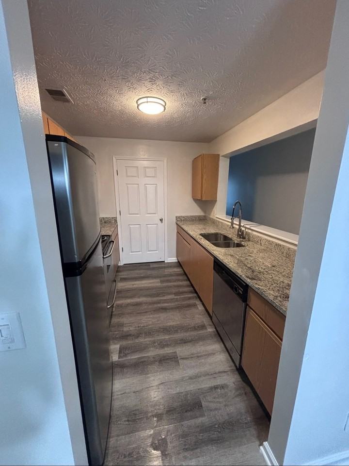 1303 Waldrop Pl #1303 - Photo 4 of 6